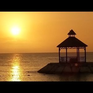 Meet your Posher, Pistol